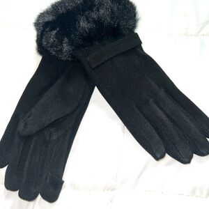 Elegant Black Faux Fur-Trimmed Gloves
